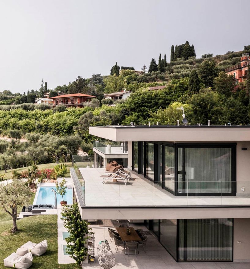 Projekt: Villa am Gardasee - Tip Top Fenster & Systeme - Fenster und Verglasungen aus Südtirol