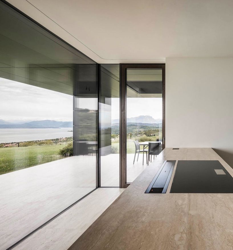 Projekt: Villa am Gardasee - Tip Top Fenster & Systeme - Verglasungen und Fenster aus Südtirol