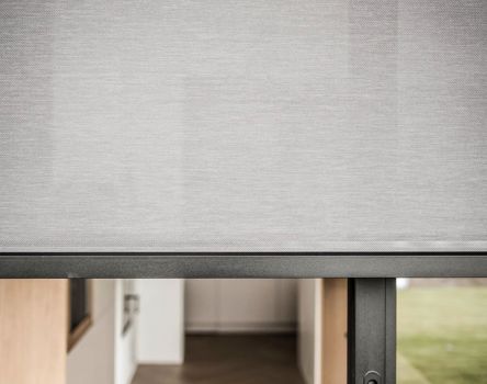 Hebe-Schiebetür mit Zip-Verdunkelung