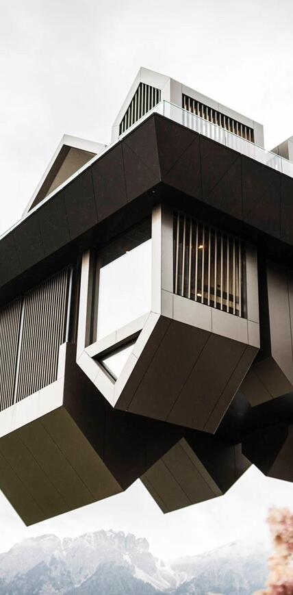 Projekt: Hotel Hubertus Heaven & Hell Olang - Tip Top Fenster & Systeme - Verglasungen und Fenster im Glas