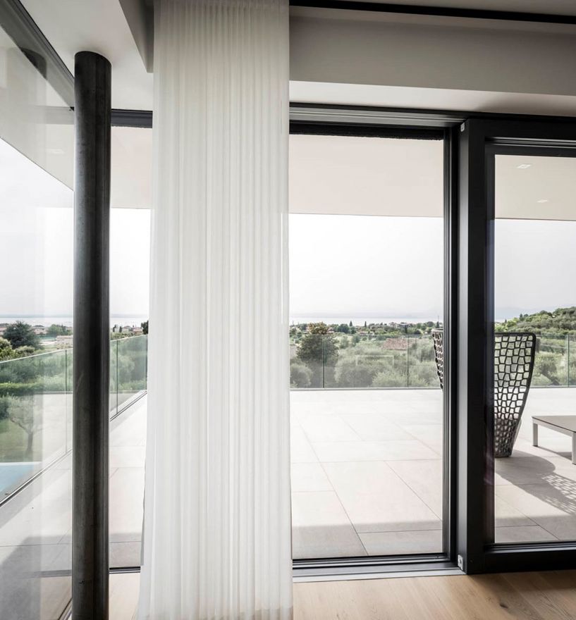 Projekt: Villa am Gardasee - Tip Top Fenster & Systeme - Fenster und Verglasungen aus Südtirol