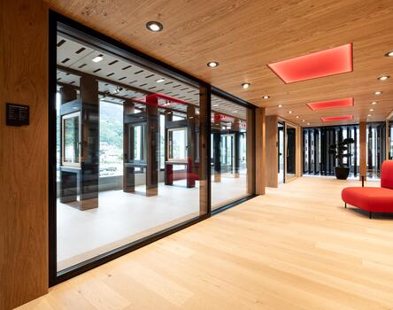 Porta alzante scorrevole INFINITY di Tip Top Fenster®