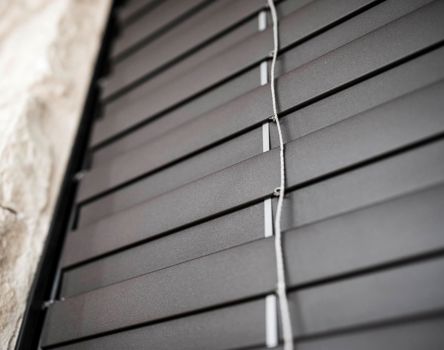 Projekt: Villa Gardasee - Tip Top Fenster & Systeme - Verglasungen, Hebeschiebetüren, Fenster und Beschattung, Haustüren