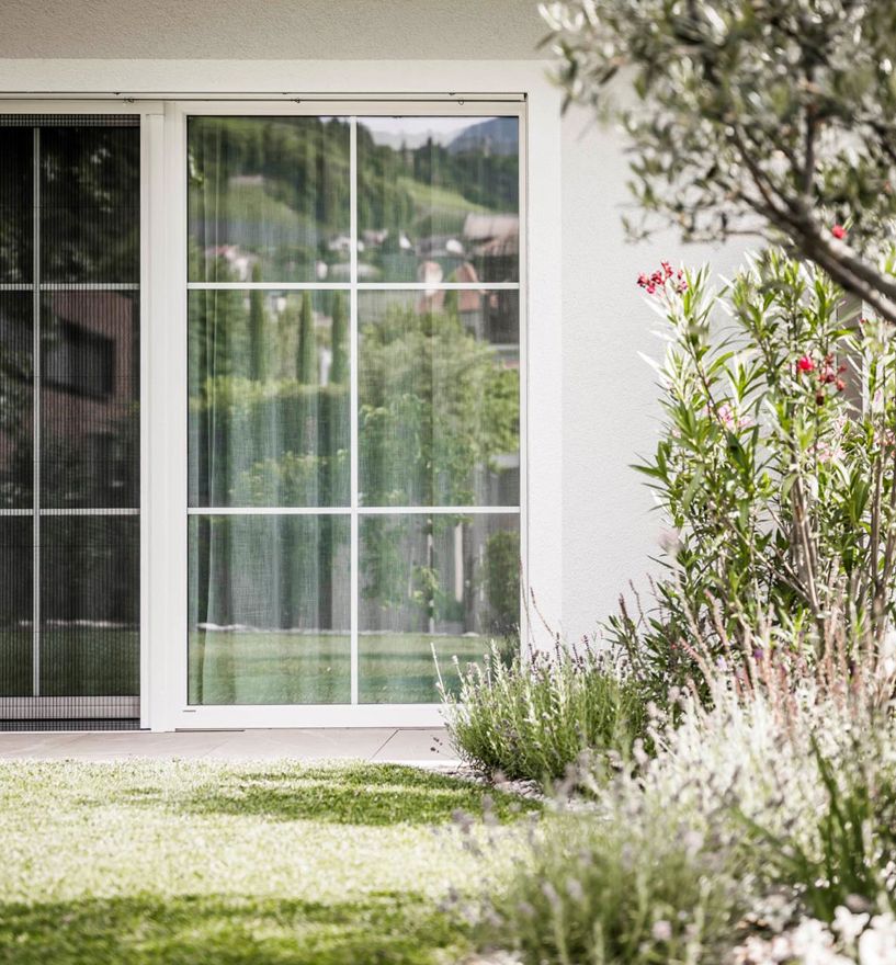 Projekt: Wohnhaus Lana - Tip Top Fenster & Systeme - Türen und Fenster mit Sprossen aus Südtirol