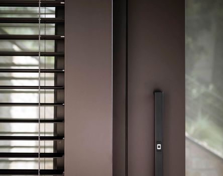 Projekt: Villa Gardasee - Tip Top Fenster & Systeme - Verglasungen, Hebeschiebetüren, Fenster und Beschattung, Haustüren