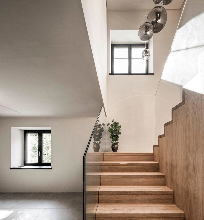 Projekt: Wohnhaus Meran - Tip Top Fenster & Systeme - Türen und Fenster mit Sprossen aus Südtirol
