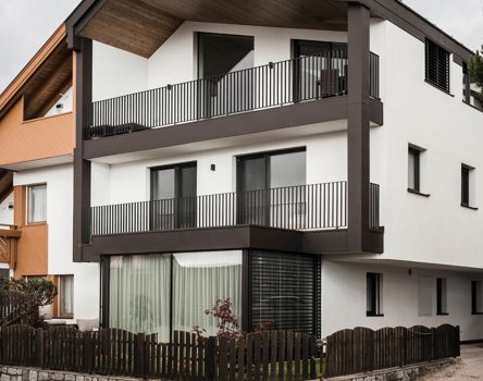 Projekt: Wohnhaus Meransen - Tip Top Fenster & Systeme - Türen, Verglasungen und Hebe-Schiebetüren