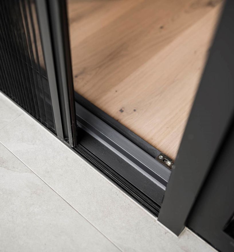 Balkontür mit Insektenschutz-Plissee