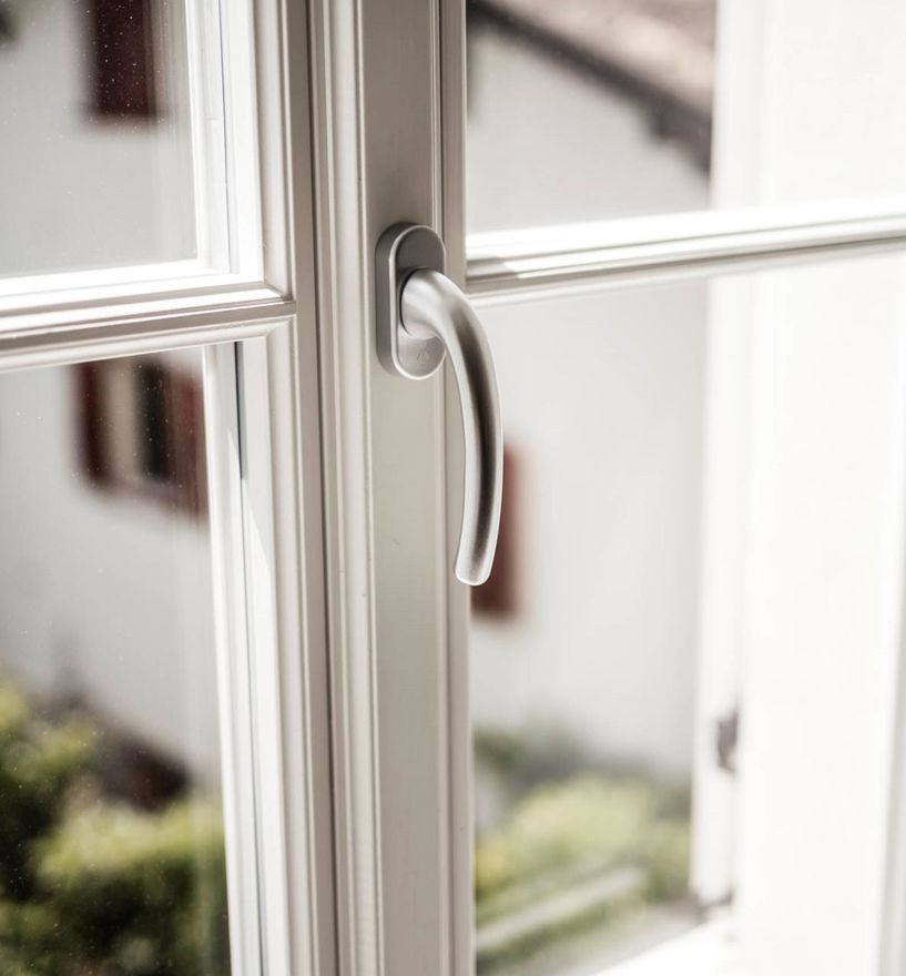 Projekt: Altbausanierung Villa Malfer - Tip Top Fenster & Systeme - Türen und Fenster mit Sprossen aus Südtirol