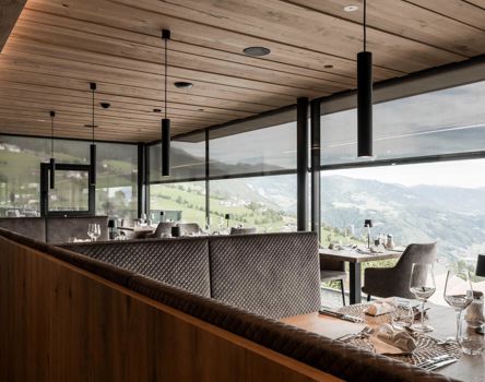 Projekt: Hotel Oberlechner PURVITA Meransen - Tip Top Fenster & Systeme - Türen, Verglasungen und Fenster im Glas