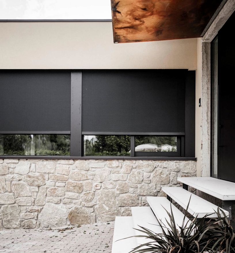 Projekt: Arch. Guido Mosca Torri del Benaco - Tip Top Fenster & Systeme - Fenster mit Zip-Verdunkelung aus Südtirol