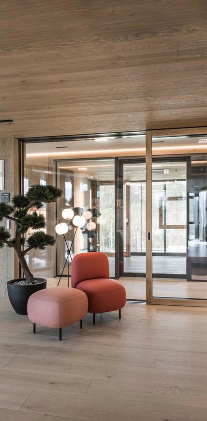 showroom-vahrn-interior-tower-c-hannes-niederkofler-web-8603